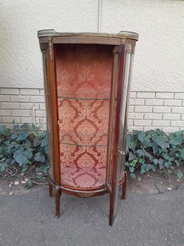 A 20th Century French Style Vitrine / Display Demi Lune Cabinet With Brass Gallery And Fittings