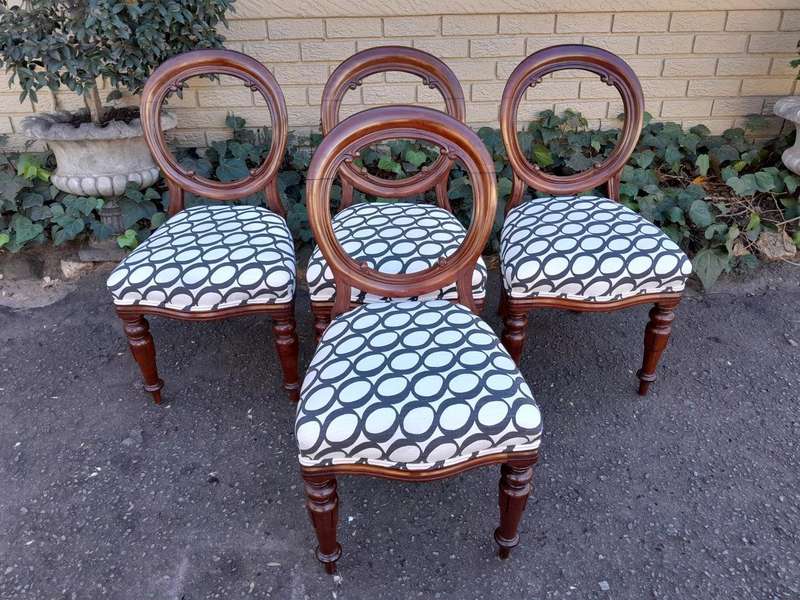 A 19th / 20th Century Victorian Set Of Four Mahogany Balloon Back Chairs