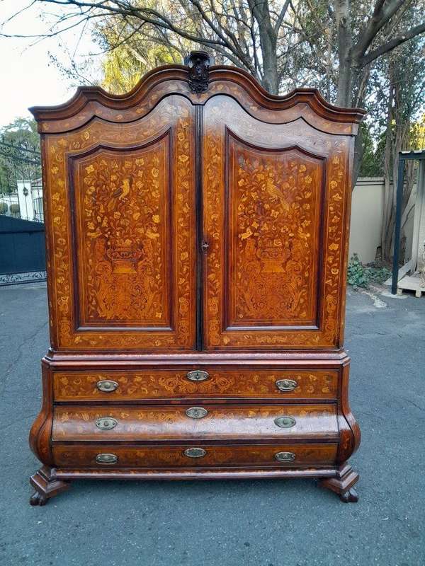 An Antique 18th Century Dutch Marquetry Armoire / Cabinet / Bombe