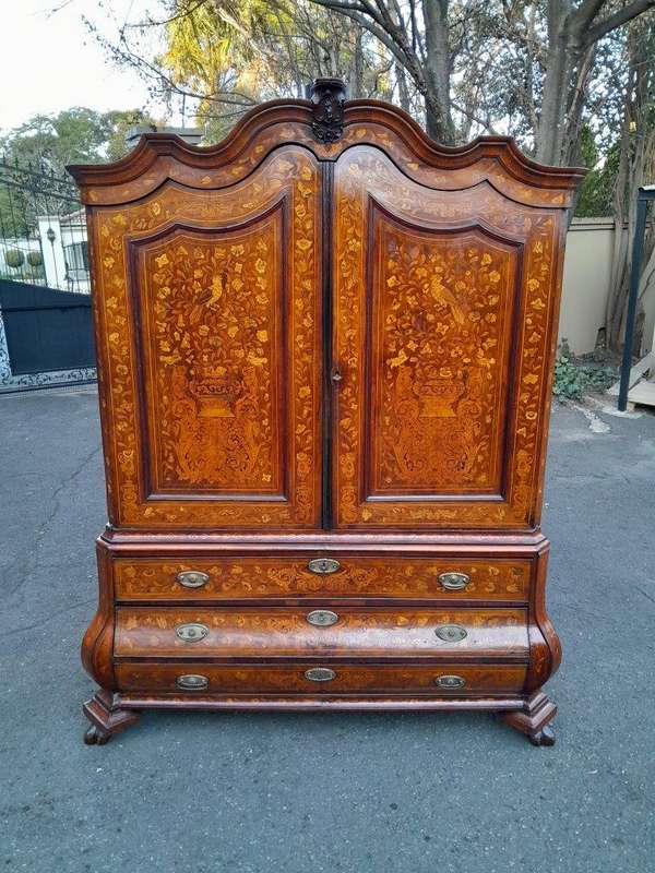 An Antique 18th Century Dutch Marquetry Armoire / Cabinet / Bombe