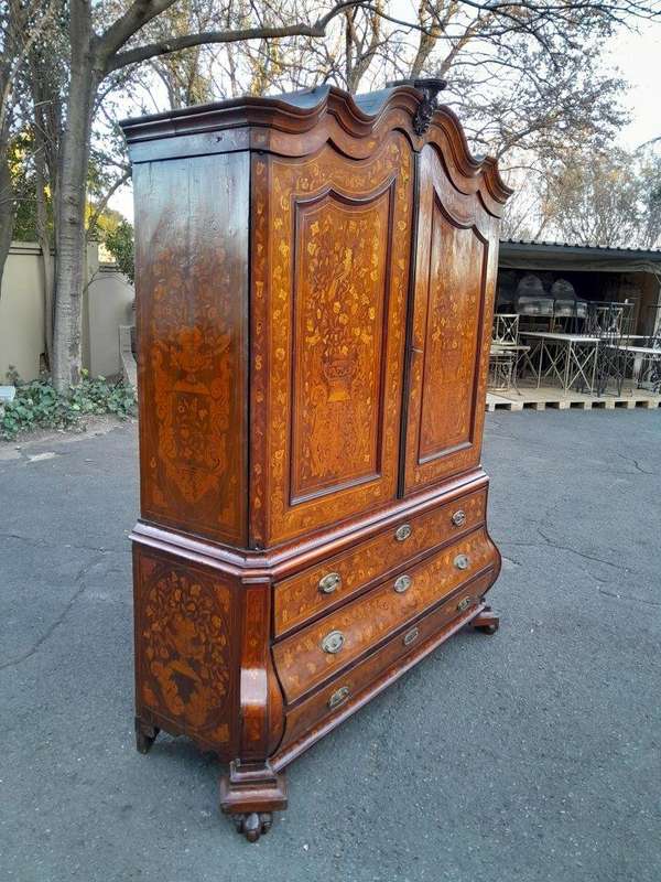 An Antique 18th Century Dutch Marquetry Armoire / Cabinet / Bombe