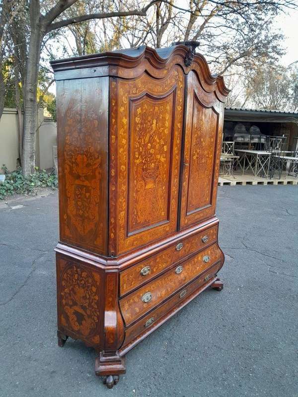 An Antique 18th Century Dutch Marquetry Armoire / Cabinet / Bombe