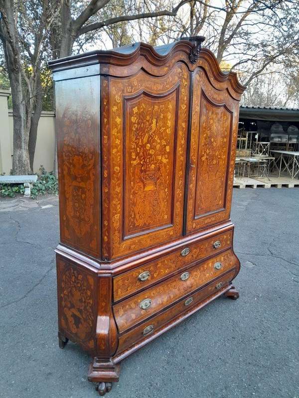 An Antique 18th Century Dutch Marquetry Armoire / Cabinet / Bombe