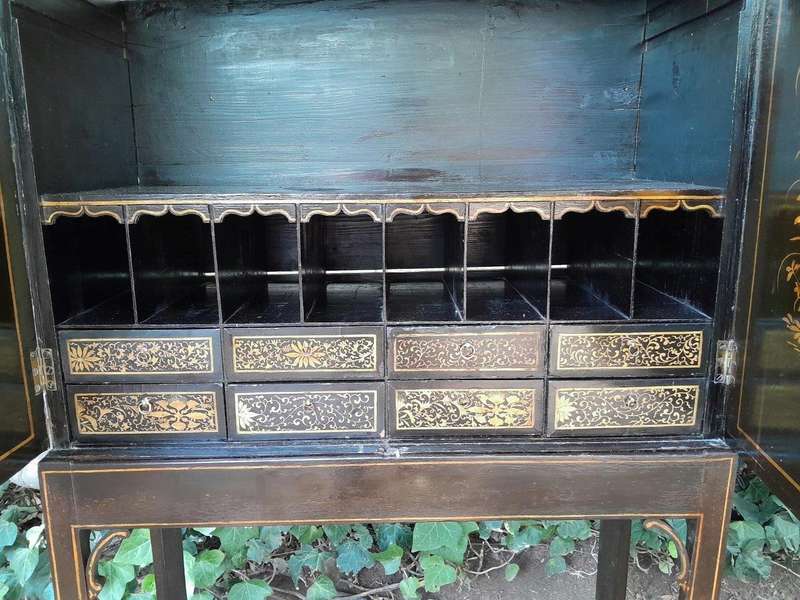 An 18th  / 19th Century Pair of English Chinoiserie Cabinets on Stands