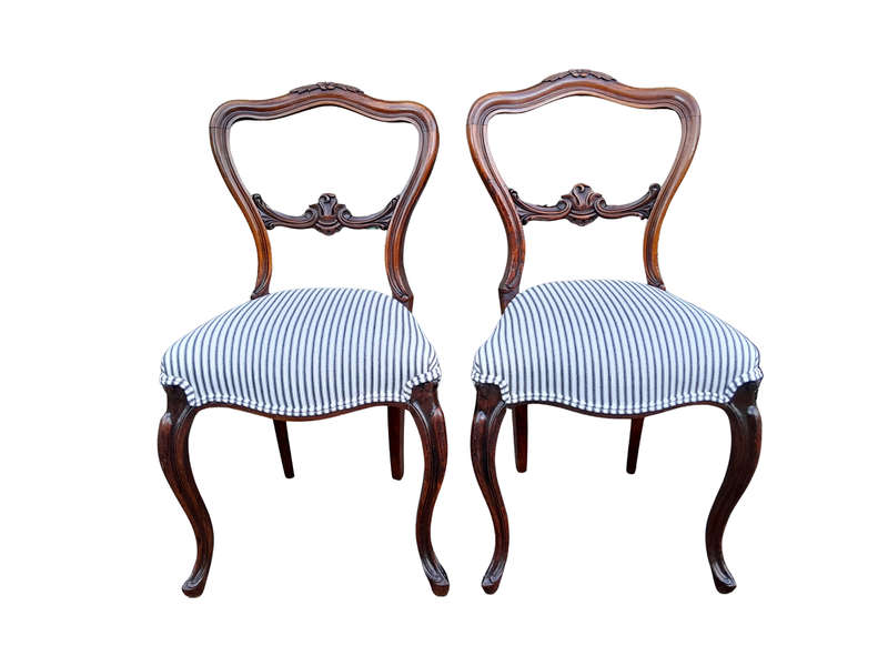 A 19th Century Circa 1880s Pair Of Victorian Mahogany Bustle Back Chairs