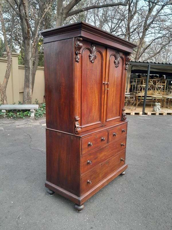 A 19TH Century Antique Victorian Mahogany Linen Press With Drawers and Shelves