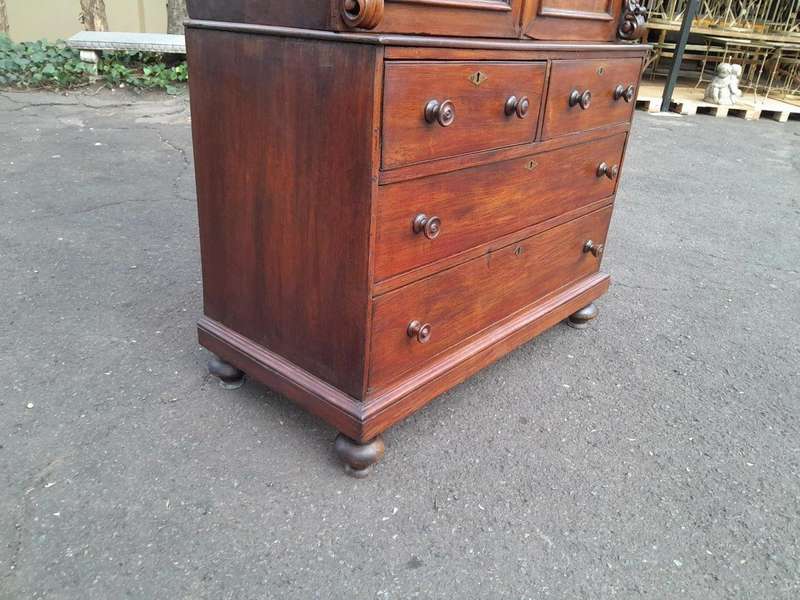A 19TH Century Antique Victorian Mahogany Linen Press With Drawers and Shelves
