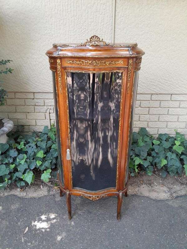 A 19TH Century French Vitrine With Glazed Doors