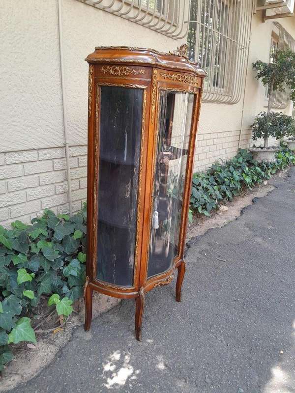 A 19TH Century French Vitrine With Glazed Doors