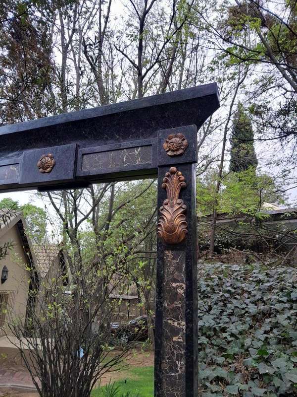 A 20TH Set of Century Maitland Smith Console Table and Mirror with Inlaid Stone Design