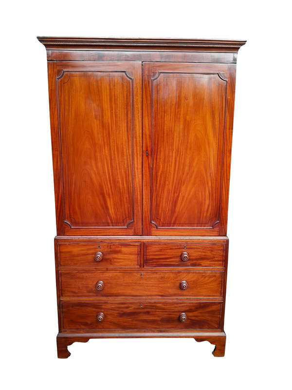 An Early 800s George III Linen Press Cupboard with Patina