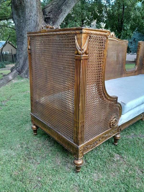 A French Style Hand Gilded Rattan Settee / Day Bed With Seat Cushion
