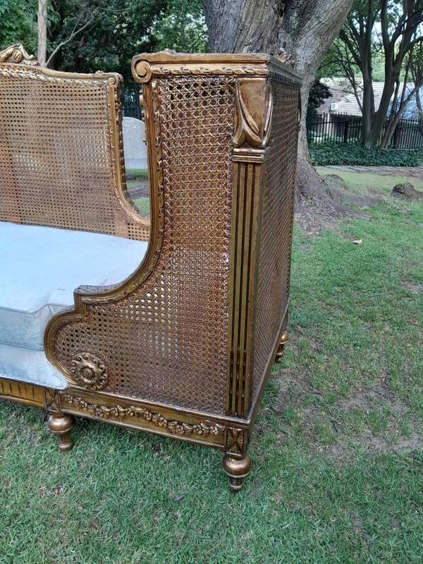 A French Style Hand Gilded Rattan Settee / Day Bed With Seat Cushion