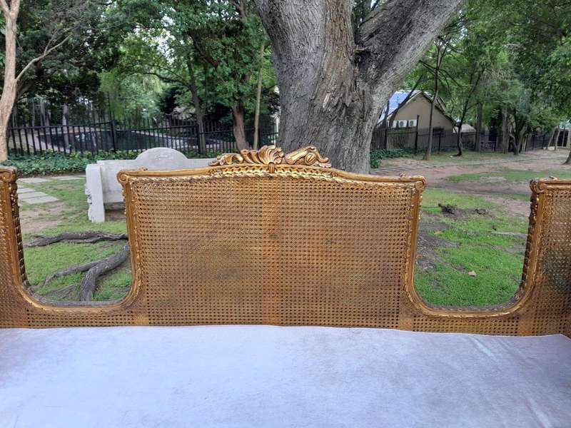 A French Style Hand Gilded Rattan Settee / Day Bed With Seat Cushion