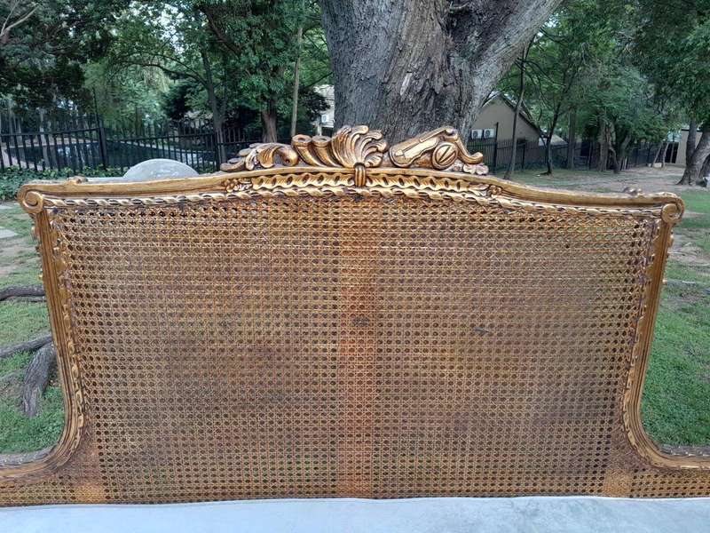 A French Style Hand Gilded Rattan Settee / Day Bed With Seat Cushion