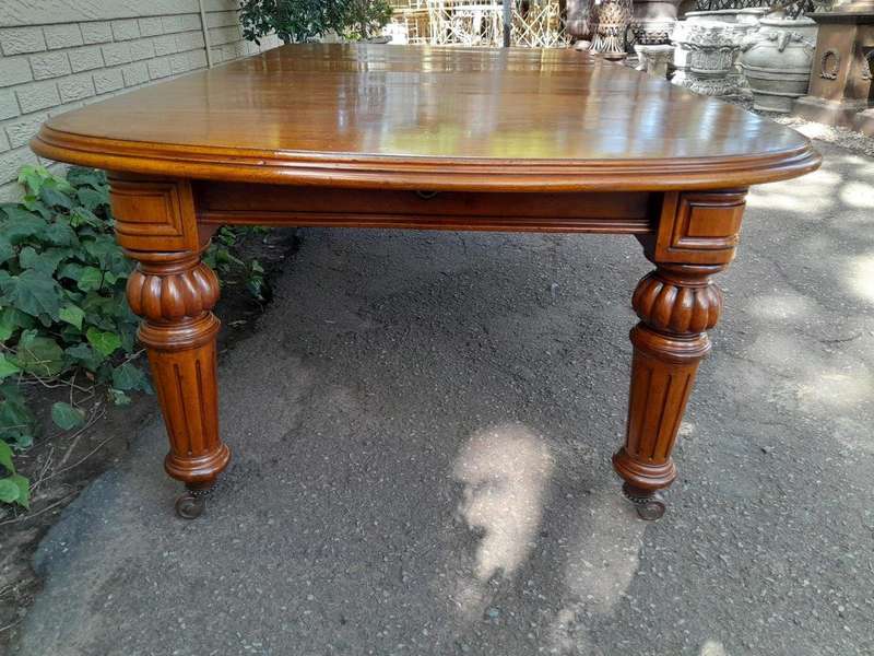 An Antique Victorian Mahogany Extension Dining Table With Original Porcelain Castors (Three Exten...