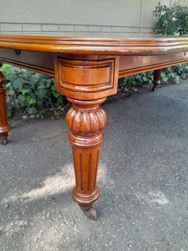 An Antique Victorian Mahogany Extension Dining Table With Original Porcelain Castors (Three Exten...