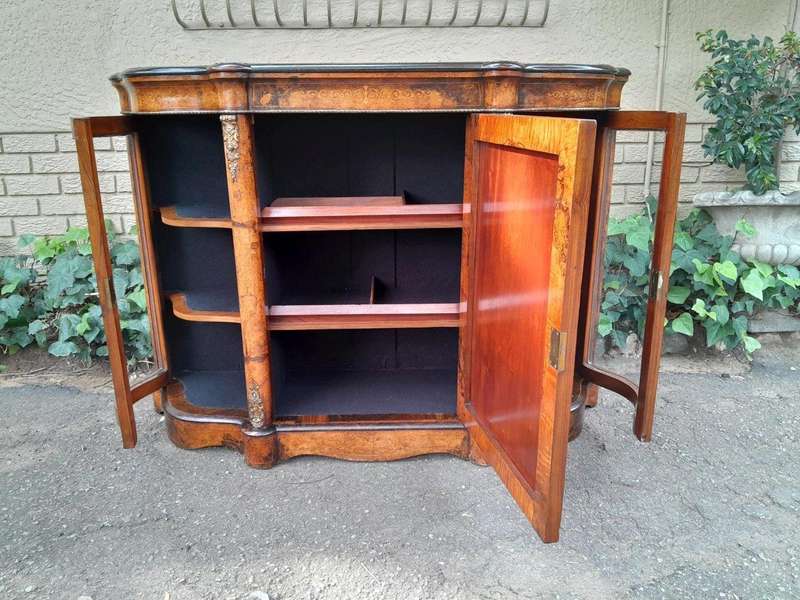 An Antique Victorian Burr Walnut and Inlaid Credenza / Sideboard / Drinks / Display Cabinet