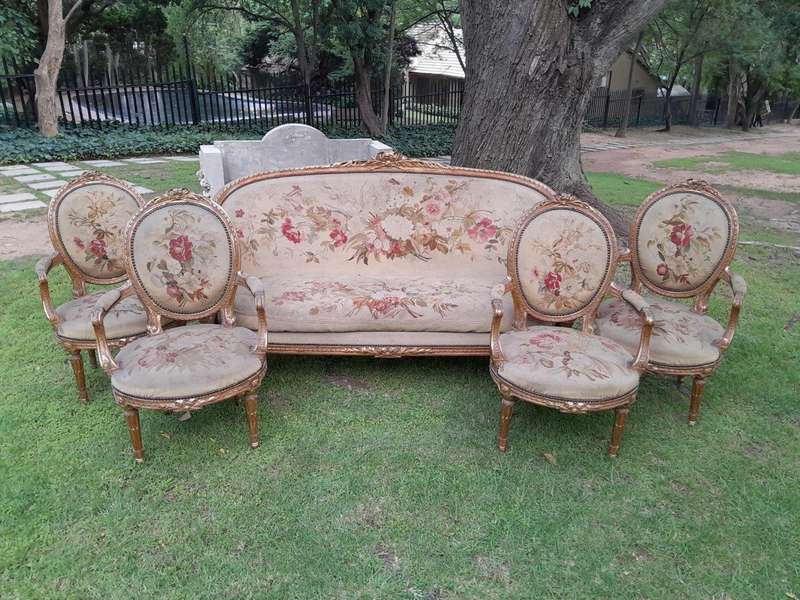 A 20th Century French Giltwood Five Piece Set Comprising A Settee / Canape and Four Armchairs