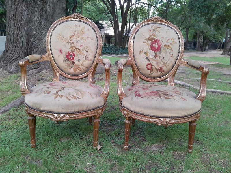 A 20th Century French Giltwood Five Piece Set Comprising A Settee / Canape and Four Armchairs