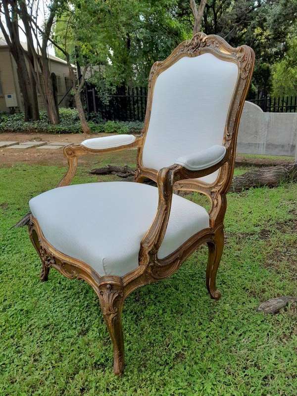 A 20th Century French Style Carved Giltwood Armchair