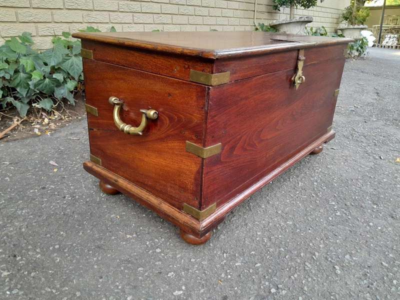 A 20th Century Oak Kist with Brass Handles and Hardware