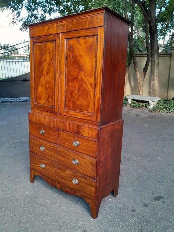 An Early 20th Century Circa 1920 Georgian Styled Flamme Mahogany Inlaid  Linen Press with Shelves