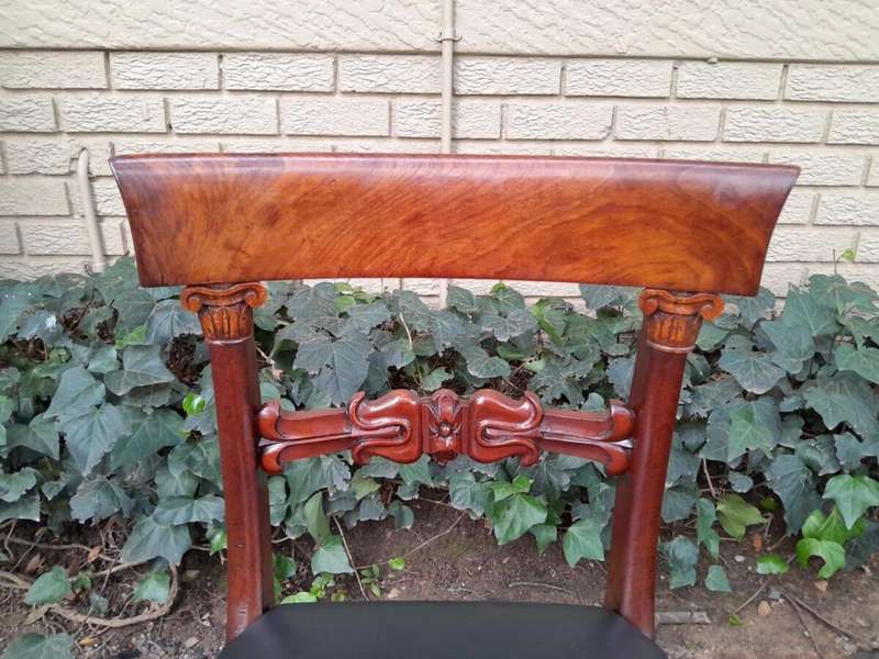 An Antique English Victorian Set Of Ten Mahogany Carved Dining Chairs Upholstered In Leather
