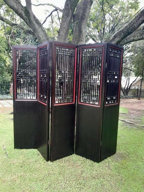 An Antique Chinese Qing Dynasty Elmwood Screen