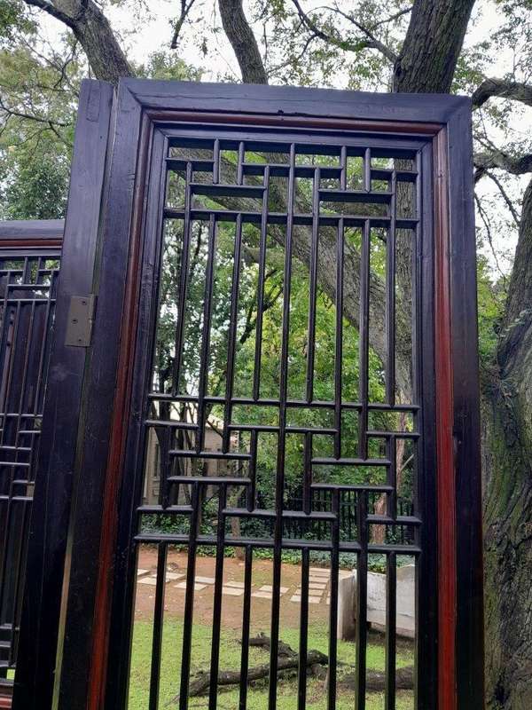 An Antique Chinese Qing Dynasty Elmwood Screen