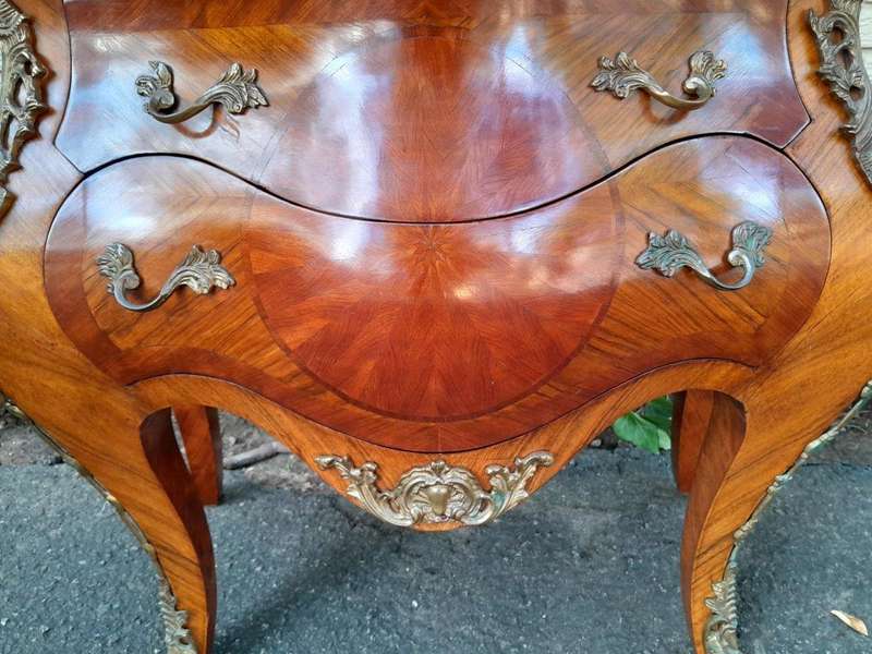 An  Antique 19th Century Pair of French Walnut Bombe Chest of Drawers with Marble tops
