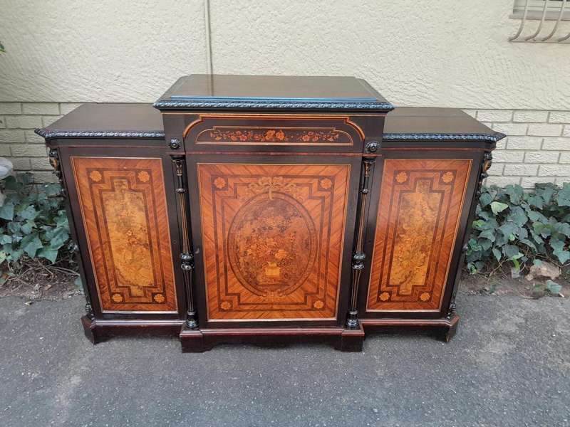 An Antique Victorian Walnut Ebonised with Marquetry and Gilt Edges with Lock and Key