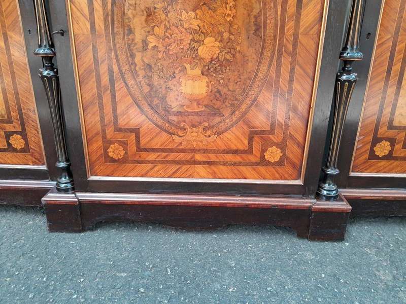 An Antique Victorian Walnut Ebonised with Marquetry and Gilt Edges with Lock and Key