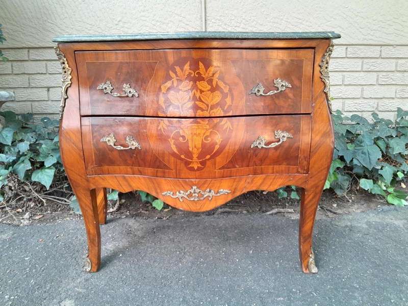 An Antique French Louis XV Style Rosewood and Marquetry Bombe / Chest of Drawers with Marble Top ...