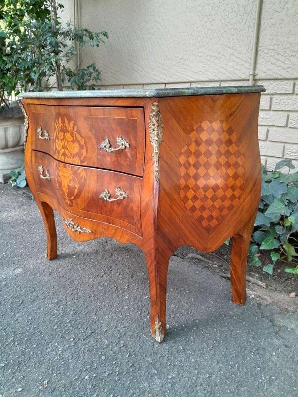 An Antique French Louis XV Style Rosewood and Marquetry Bombe / Chest of Drawers with Marble Top ...