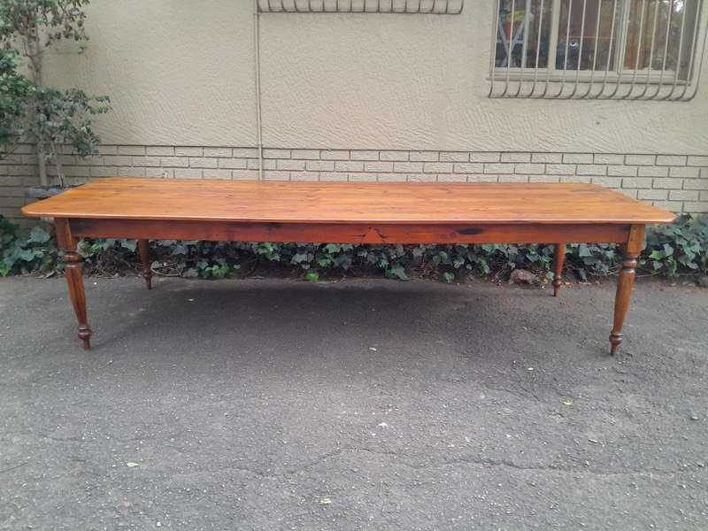 A 20th Century Rare And Massive Oregon Table With Drawer (Twelve To Fourteen Seater)
