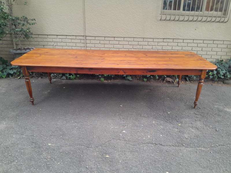 A 20th Century Rare And Massive Oregon Table With Drawer (Twelve To Fourteen Seater)