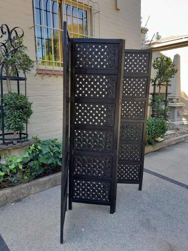 A 20th Century 4-Panel In A Contemporary Darkened Wooden  /  Black Floor Screen  /  Room Divider