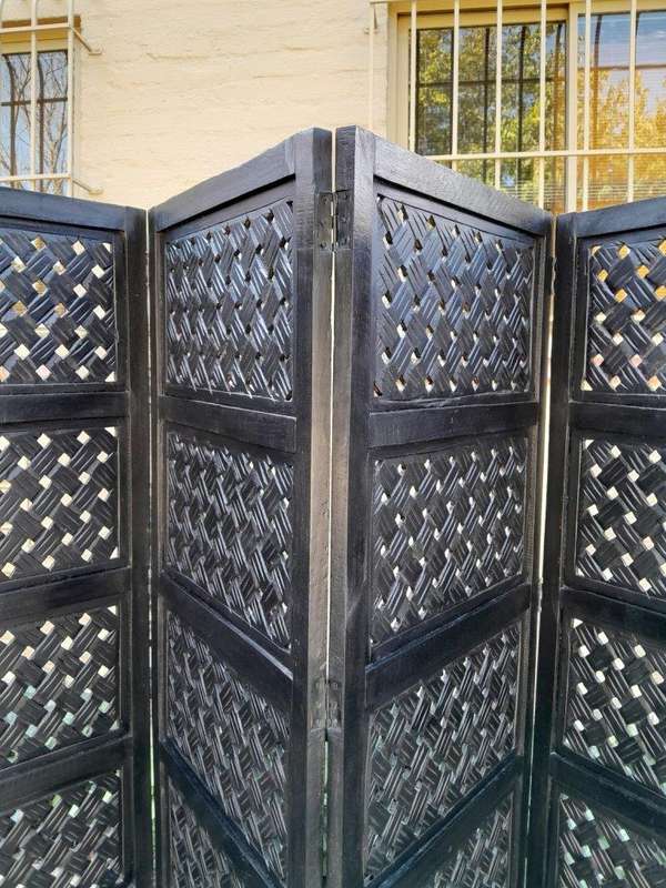 A 20th Century 4-Panel In A Contemporary Darkened Wooden  /  Black Floor Screen  /  Room Divider