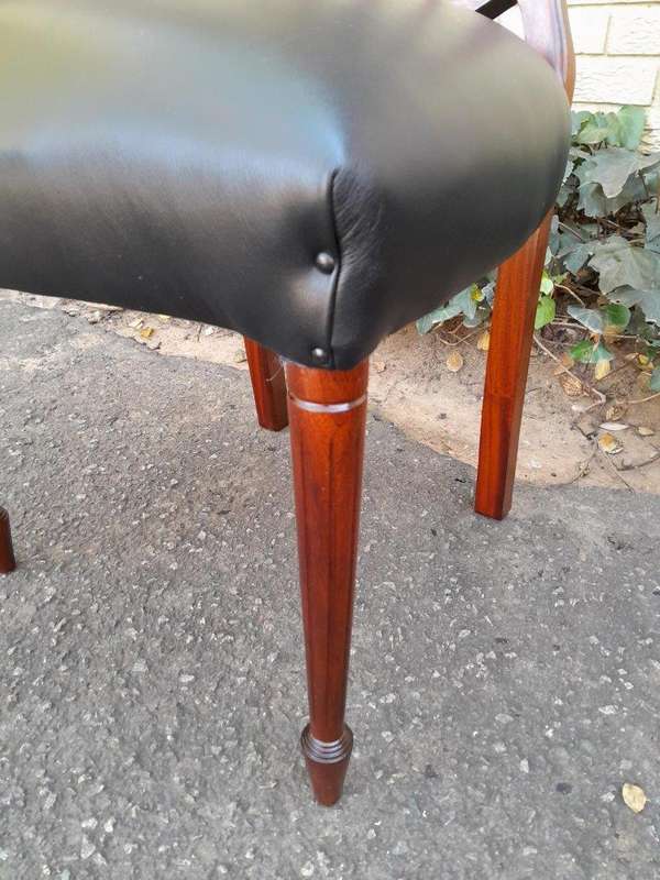 A 20th Century Set Of Eight Hepplewhite Style Dining Chairs With A Pair Of Armchairs / Carvers An...