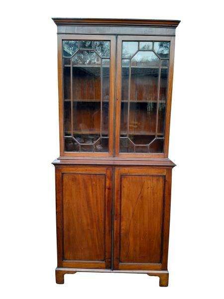 An Antique Early 19th Century Georgian Mahogany Bookcase / Display Case With Glazed Doors With Sh...