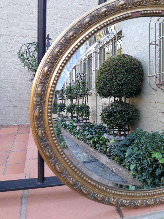 An Antique Victorian Carved Gilt Framed Mirror