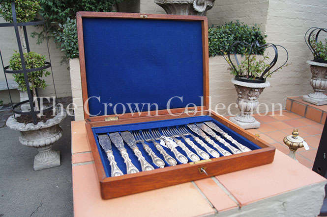 6 Place Boxed Fish Set. 6 place - 12 Piece.