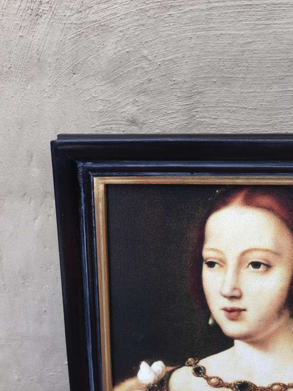 Canvas Queen Prints Small