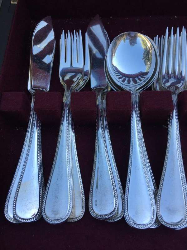 Katz & Lourie Jewellers EPNS Cutlery Set in Canteen. 6 Place - 62 piece.