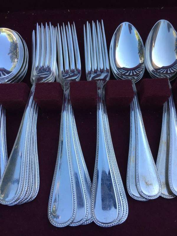 Katz & Lourie Jewellers EPNS Cutlery Set in Canteen. 6 Place - 62 piece.