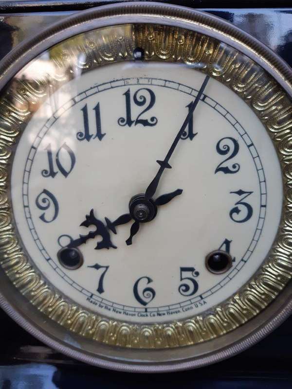 Vintage New Haven Clock Company Mantel black metal with wind up pendulum and key