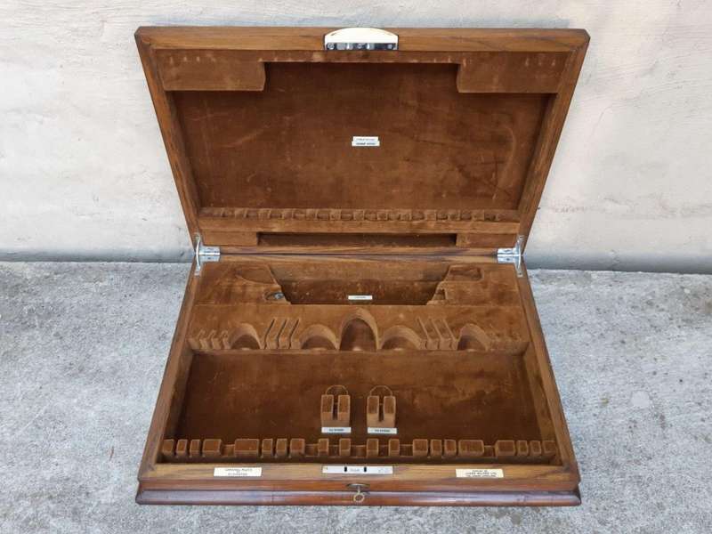 Oak Lockable (With Key) Cutlery Canteen (With Settings For 6 Places - ND