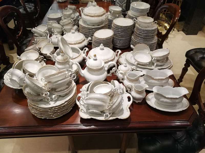 Mid 20th Century Hutschenreuther Sylvia Porcelain Dinner/Tea/Coffee Service. Printed Marks - ND
