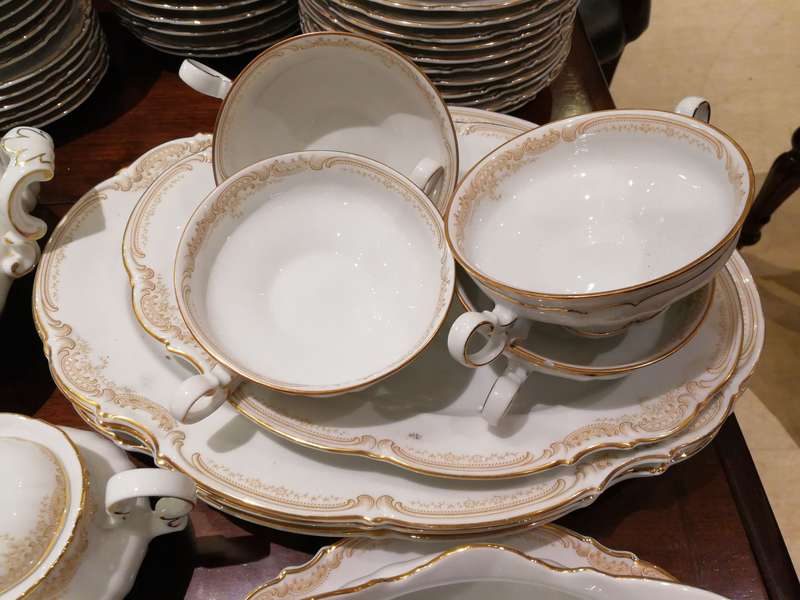 Mid 20th Century Hutschenreuther Sylvia Porcelain Dinner/Tea/Coffee Service. Printed Marks - ND